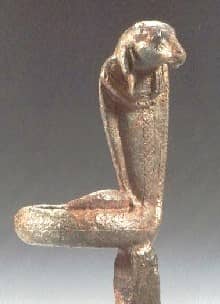 Lire la suite à propos de l’article CERNUNNOS (SERPENT À TÊTE DE BÉLIER)